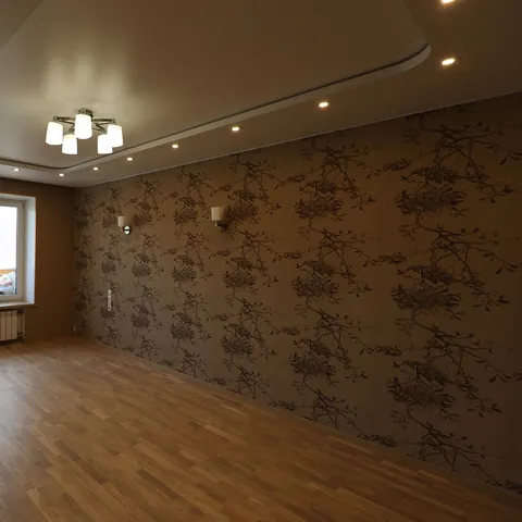 Поклейка обоев в комнате 20 м²